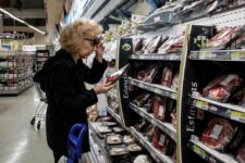 La inflación de octubre desacelera al 8,3 % mensual en la semana previa al balotaje