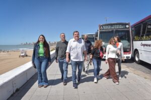 El intendente presentó los 25 nuevos colectivos que formarán parte del transporte público urbano.