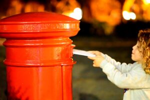 A partir del viernes se pueden depositar las cartas dirigidas a Papá Noel.
