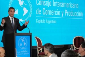 Massa a empresarios: «Hay que ir a un país en el que el Estado no gaste un centavo más de lo que ingrese”