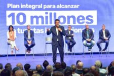 Massa llamó a un “nuevo pacto federal” y advirtió: Milei sacará la coparticipación