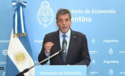 Massa anunció que planes sociales y pensiones por discapacidad pasarán a ser programas laborales