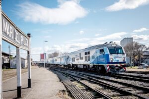 Los pasajes en tren a Mar del Plata están casi agotados para el verano