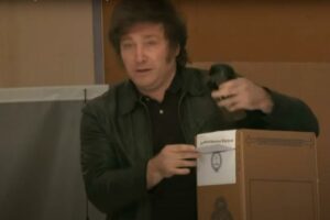 «Todo lo que había que hacer ya se hizo», dijo Milei tras votar