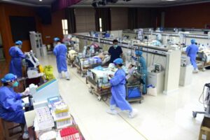 Alerta en China por una extraña neumonía que afecta a niños y tiene en vilo a la OMS