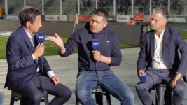 Riquelme se manifestó muy feliz y elevó su perfil político