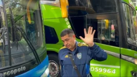 Con Riquelme a la cabeza y gran recibimiento, el plantel de Boca está en Mendoza para jugar con Godoy Cruz