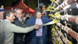 Nuevo récord: Tandil presentó el salame más largo del mundo