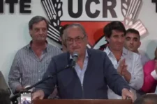 Tandil al día: Lunghi adelantan aumento de enero a municipales y también el aguinaldo para pasado mañana