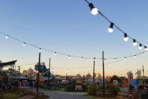 El Parque de Mogotes da inicio a su temporada de verano con música en vivo, foodtrucks y juegos