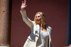 Milei debió modificar un decreto de Macri para poder designar a su hermana