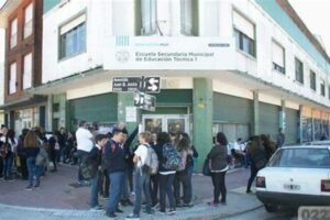 ESMET N°1: La construcción de un nuevo edificio, fue incluída en el presupuesto municipal