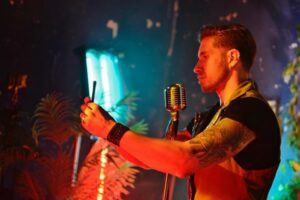 El cantante cumbia Chili Fernández se presenta mañana en la ciudad