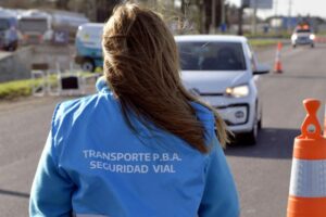 En estas provincias argentinas te hacen la multa si tomás mate mientras manejás