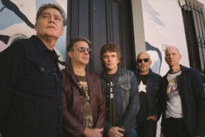 Ella es tan cargosa actúa hoy en la Feria Pimienta