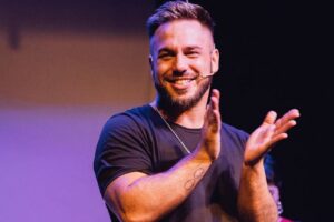 El unipersonal “Mentiras sobre el amor”, con Nico Serna, debuta hoy