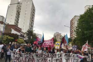 Contra la Ley Ómnibus y el DNU radio abierta y cacerolazo en el municipio