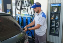 Aumenta la nafta: descongelaron el impuesto al combustible y habrá subas progresivos