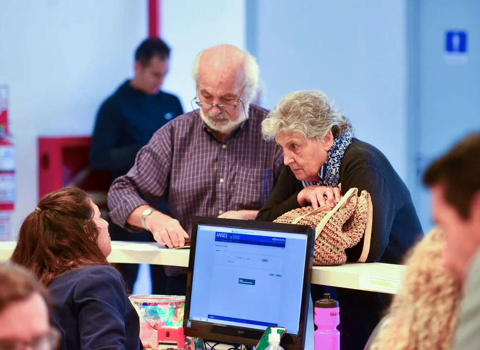 No hay bono que valga: los jubilados pierden por goleada frente a la inflación y son la variable de ajuste