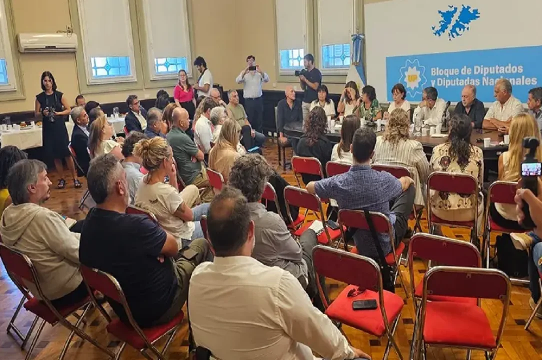 En medio de la crisis educativa, el bloque de UP recibió a CTERA y acordaron «enfrentar el brutal ajuste»