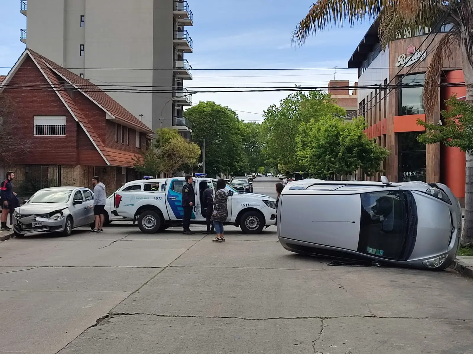 Estacionamiento medido para el puerto y cocheras verticales automáticas céntricas