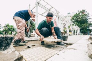 El Municipio avanza con los trabajos de mejora  y mantenimiento de plazas