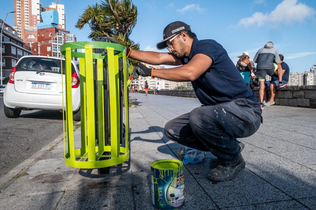La Municipalidad continúa con la colocación de cestos de basura en ...
