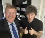 Milei zanjó una interna caliente por el control de las comunicaciones del gobierno