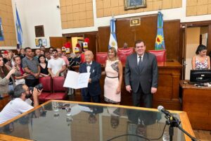 Un recinto repleto testimonió la entrega del título “Ciudadano Ilustre” al empresario Florencio Aldrey Iglesias