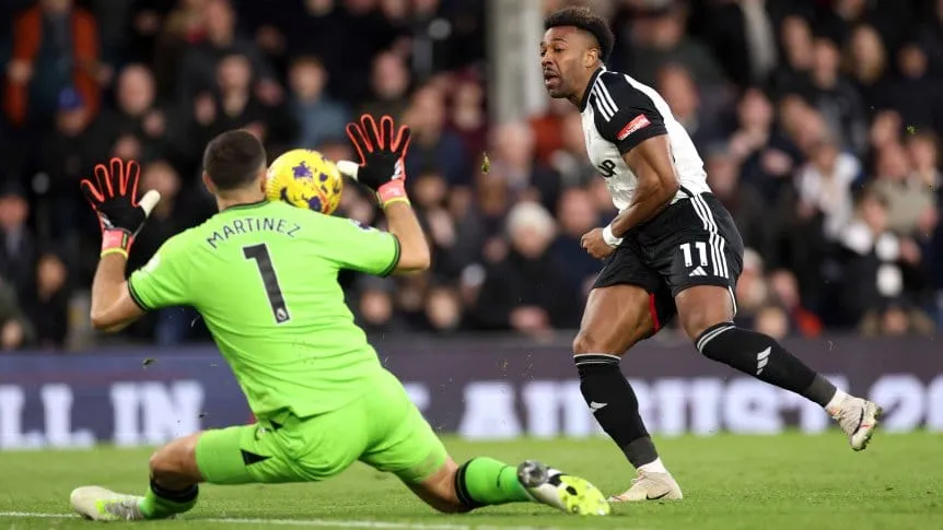 Sello del Dibu: Sus atajadas que se festejan como goles