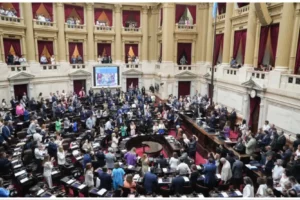 Con desenlace abierto y posiciones divididas, comienza el debate por el DNU en el Congreso