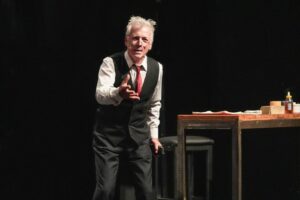 Gerardo Romano regresa con la obra “Un judío común y corriente”