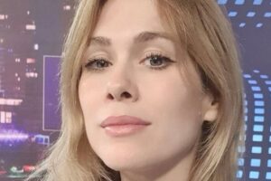 Milei volvió a la Rosada y una diputada de su partido lo maquilló para grabar una entrevista
