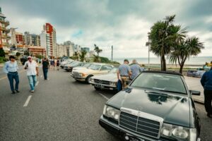Mar del Plata: desfile de coches Mercedes Benz a 75 años del primer título internacional de Fangio