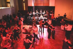 La Milonga del Auditorium toma tono de carnaval