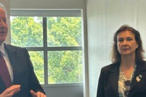 Mondino ratificó la soberanía de Malvinas frente a Cameron y condenó su visita