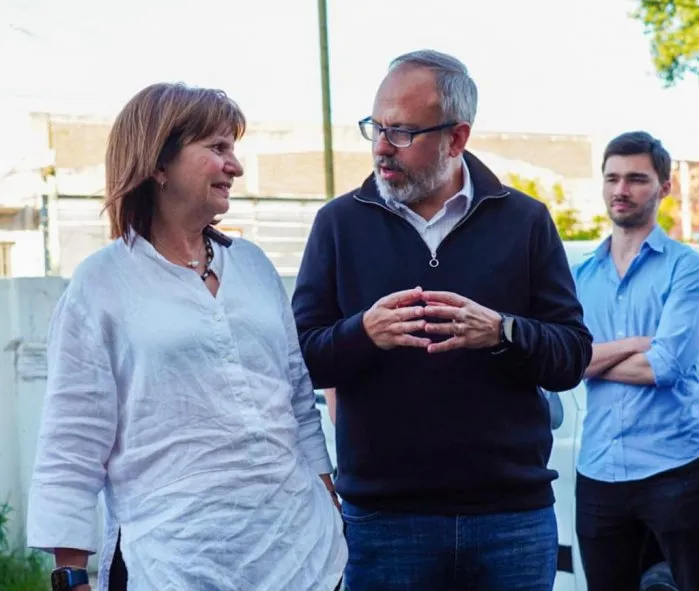 «Que deje de comprar gel íntimo»: el consejo de un intendente PRO a Axel Kicillof tras el recorte de Milei