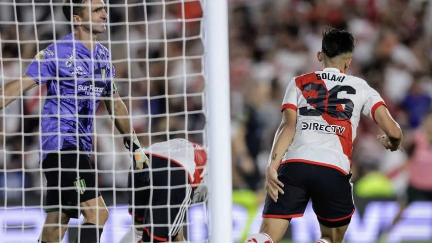 A una semana del Superclásico, River rescató un agónico empate a pesar del show de Barovero