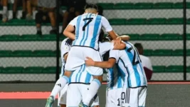 Argentina enfrenta a Venezuela para acercarse a los Juegos Olímpicos