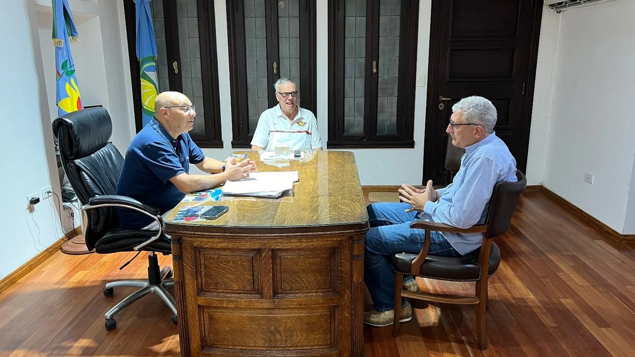 «Pueblada» para enfrentar la crisis: municipios pequeños saltan la grieta y arman su propia cumbre