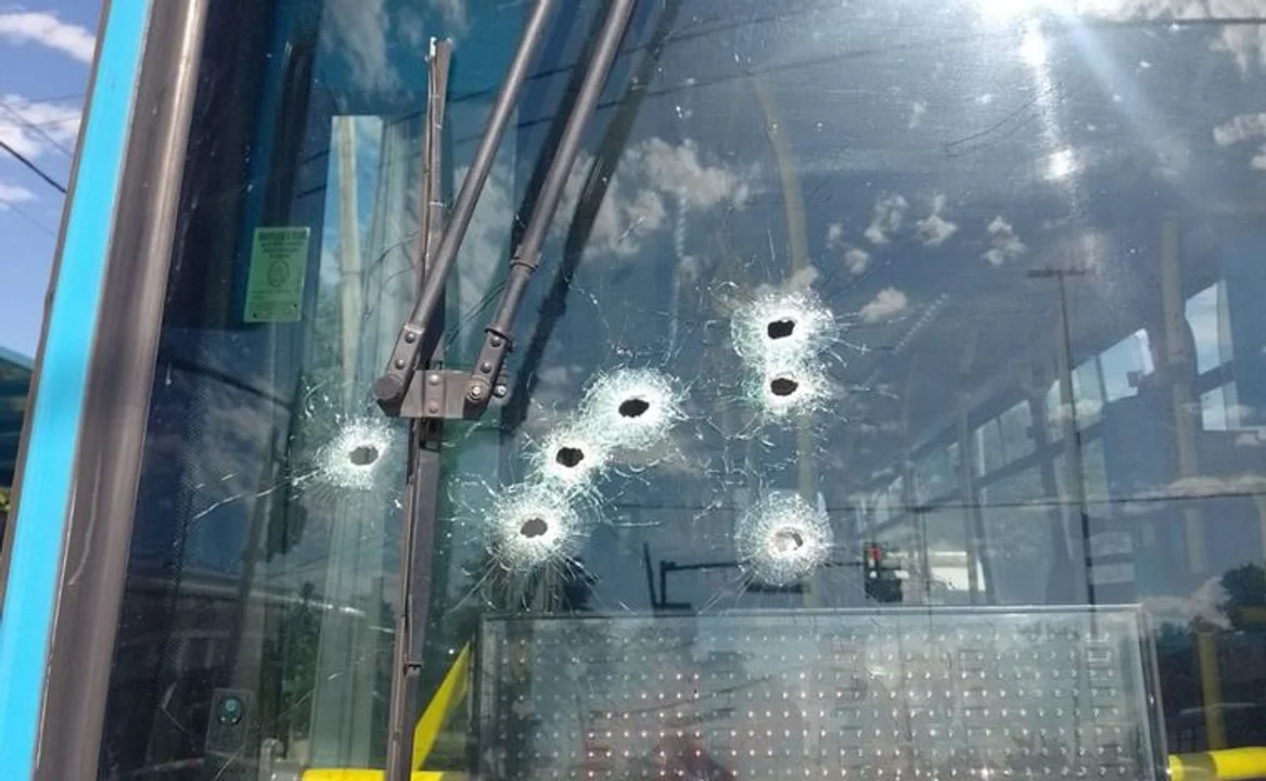 Paran los colectivos y taxis en Rosario: anoche hubo otros cuatro atentados