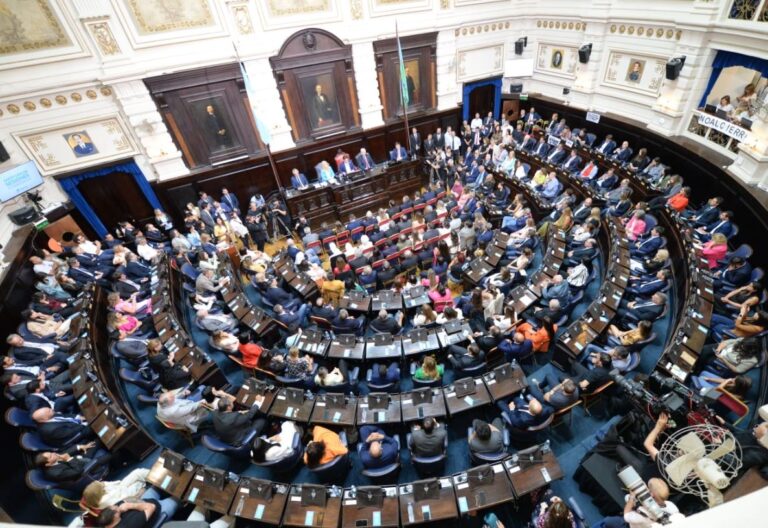 Senadores de LLA presentaron un pedido de informes en la Legislatura bonaerense para saber en qué gasta Kicillof