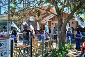 Protesta de UTHGRA contra la precarización en Café Weiss