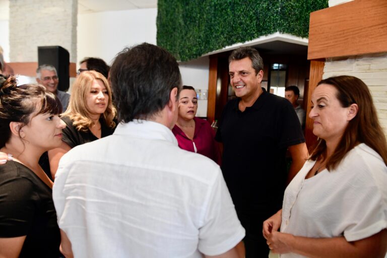 Massa reapareció con bajo perfil y discurso pro clase media