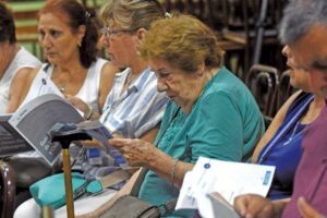 Se mantendrá la moratoria previsional y los jubilados seguirán con los planes de pago