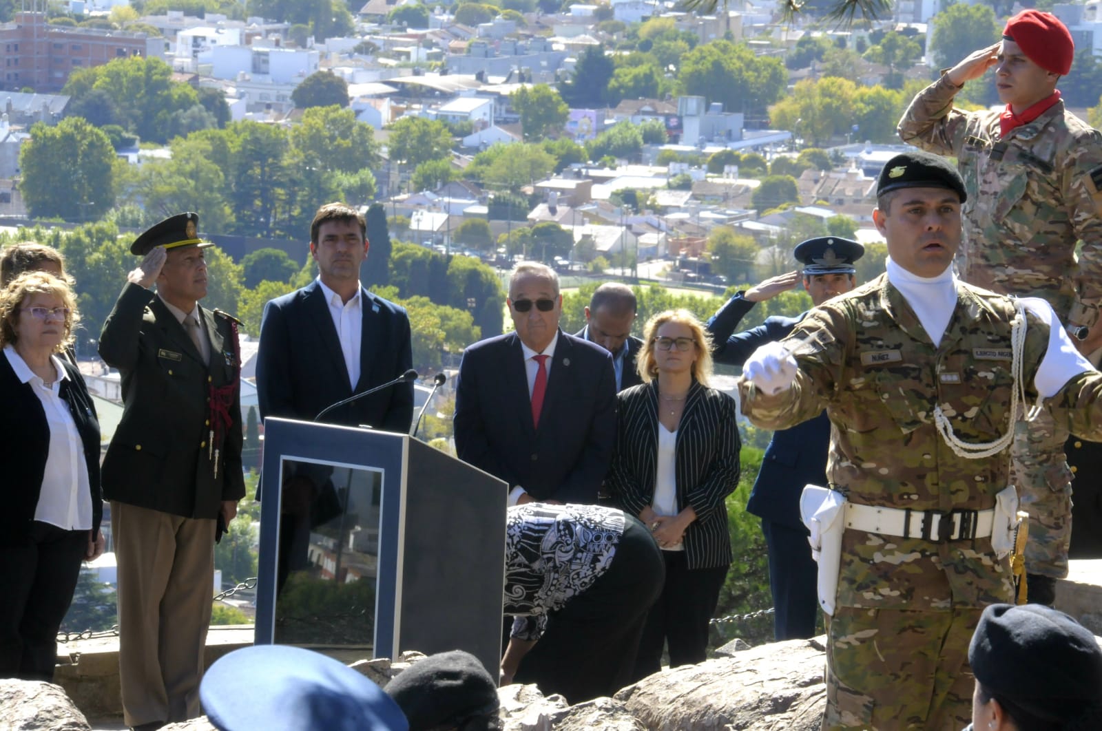En el 201 aniversario de Tandil Lunghi resaltó la pasión por hacer de los tandilenses