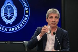 En bloque, las empresas de medicina prepaga salieron a defender los aumentos y quieren reunirse con Caputo