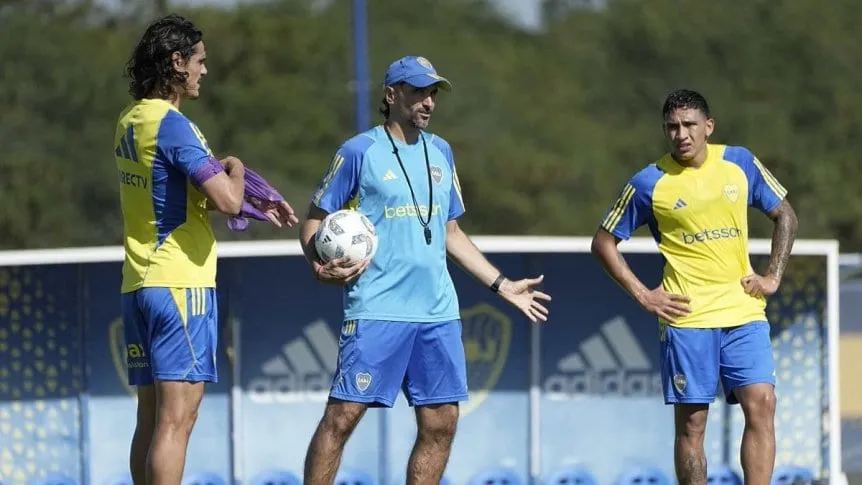 Boca ya se prepara para recibir a Sportivo Trinidense: Diego Martínez espera a Cavani y planea un once titular
