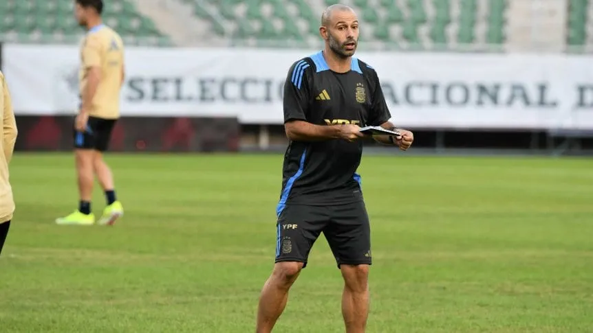 Los puestos que Mascherano piensa para los mayores y la expectativa por Messi para los Juegos Olímpicos