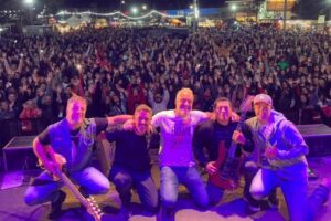 Covers de Soda y Cerati con Nada Personal en la Sala Melany